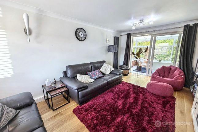 29 Wendover Drive, Hinckley, Leicestershire photo 4