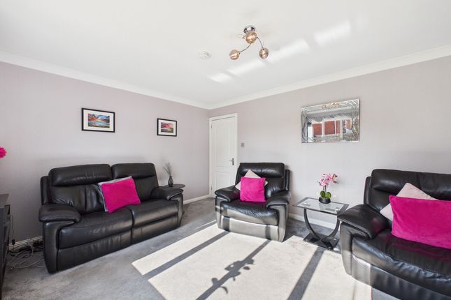 28, Auchanshangan Drive, Saltcoats photo 4