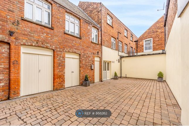 Private Courtyard