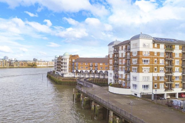 Apartment 69, Tudor Court, London photo 4