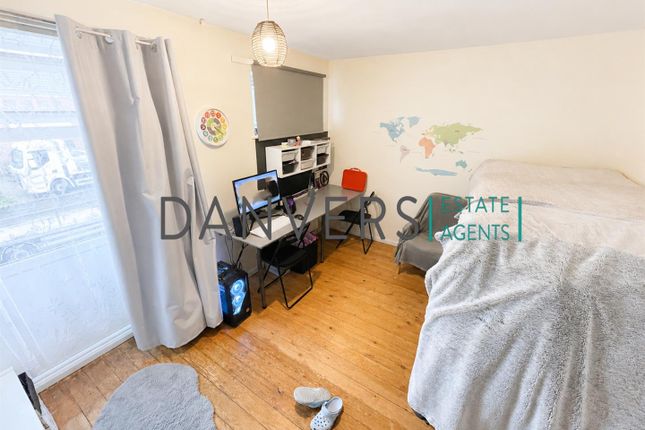 35, Balisfire Grove, Leicester photo 4