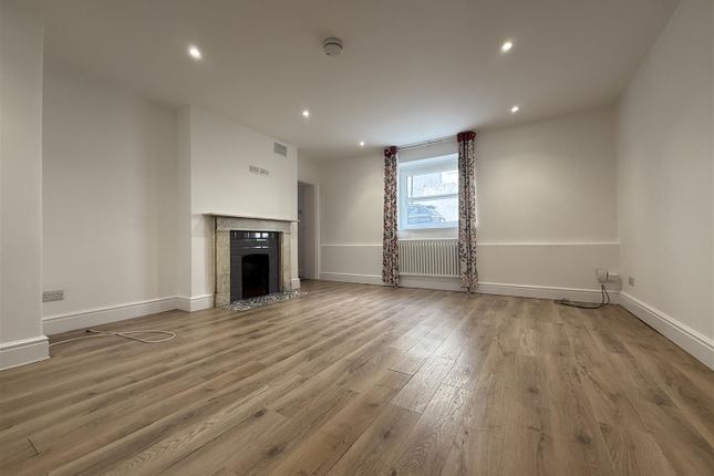 Garden Flat, 15, Auckland Road West, Southsea photo 2