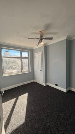 86 Dock Road, Grays photo 5