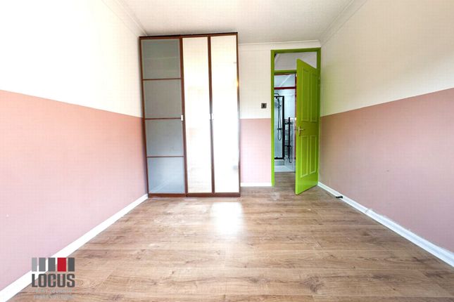 10 Trevera Court, Eleanor Road, London photo 4