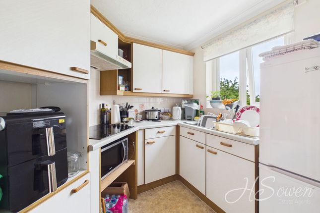 12 Charlwood Court, Chilcote Close, Torquay photo 3