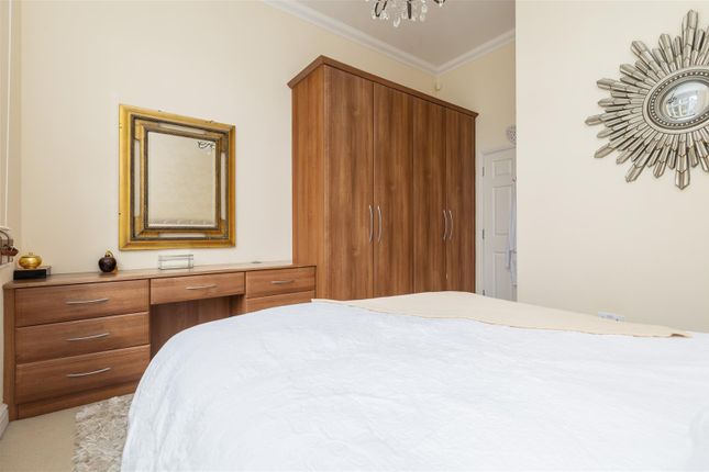 Flat for sale in South Wing, Fairfield Hall, Kingsley Avenue, Fairfield
