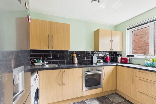 26 Inglewood, Croydon photo 4