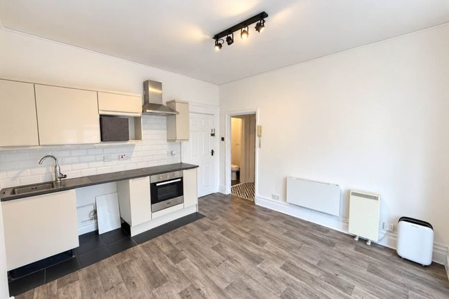 Flat 1, Gordon Road, Weston-super-Mare photo 4