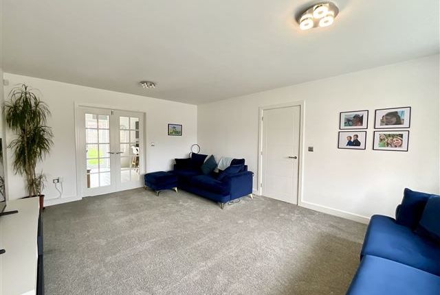 9, Fairfields Chase Aston, Sheffield photo 3