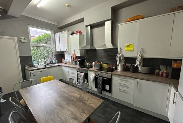 Terraced house to rent in Brudenell Road, Hyde Park, Leeds