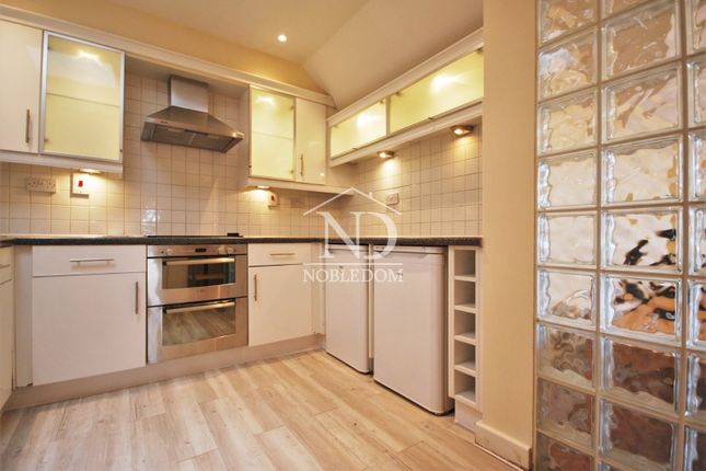 49 Dominion Close, Hounslow photo 5