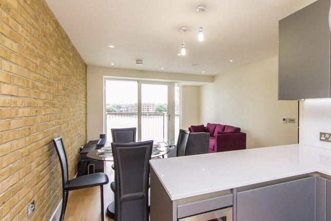 Thumbnail Flat to rent in Marc Bruel House, Wapping High Street, London