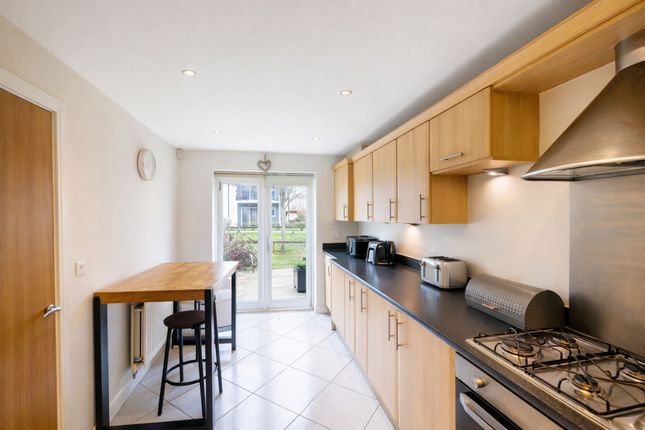 23 The Moors, Redhill photo 3