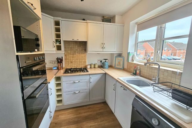 38, Millbank, Dursley photo 4