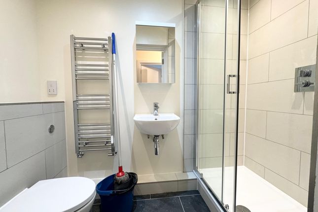Flat G01, 3, Platinum Court, Cephas Avenue, Stepney Green photo 4