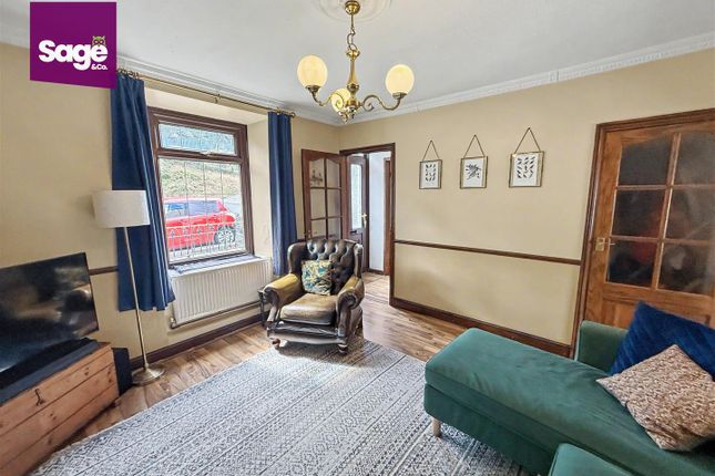 Oak Tree Cottage, High Street, Newport photo 4