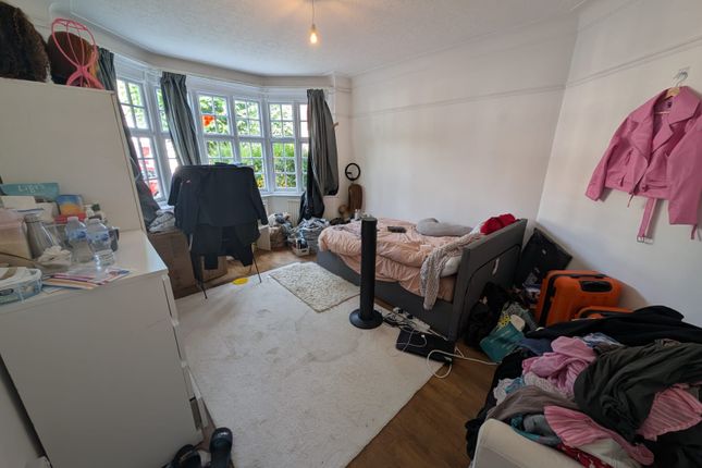 16, Fairfield Avenue, Edgware photo 3