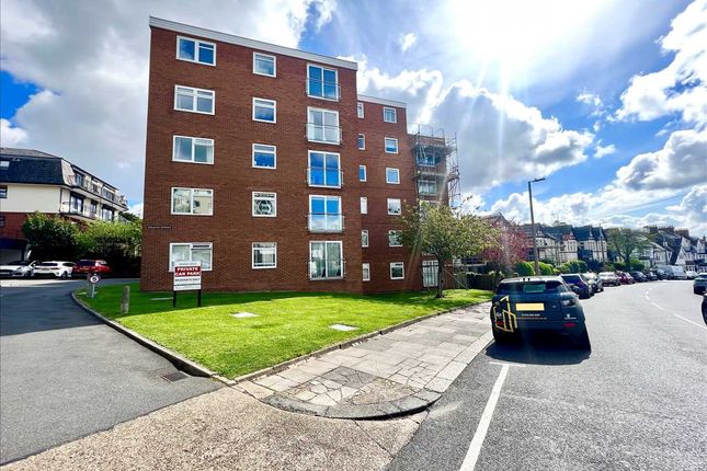 Flat for sale in Grand Lodge, Leigh On Sea