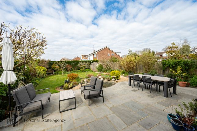 25, Downsview Avenue, Pulborough photo 3