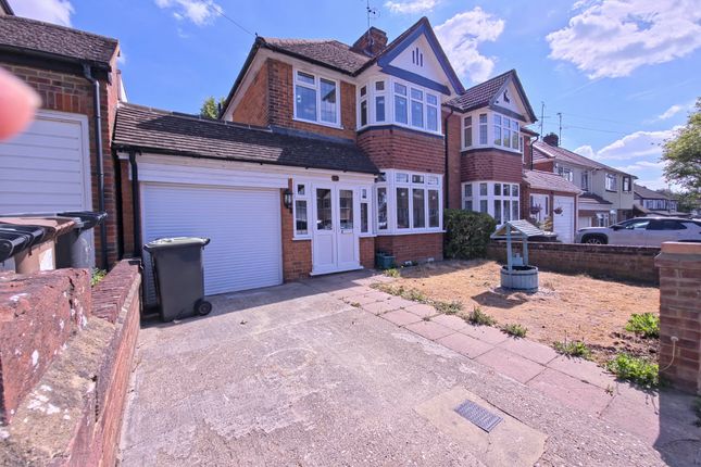 40, Manton Drive, Luton photo 3