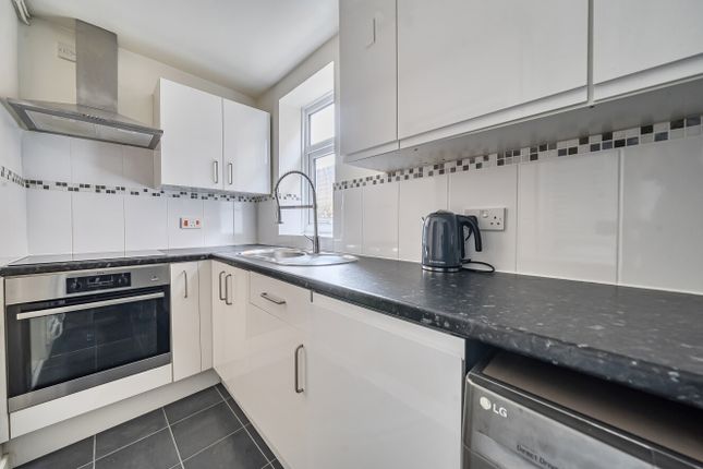 19a, Waverley Road photo 2