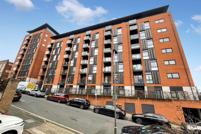 1-bed flat on 25 Henry House, Ringers Road, Bromley, £260,000