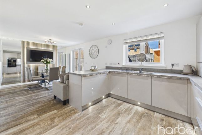 19 Rosehall Drive, Uddingston, City of Glasgow photo 4