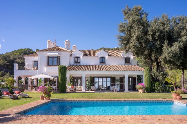 Thumbnail Villa for sale in El Madroñal, Benahavis, Malaga, Spain