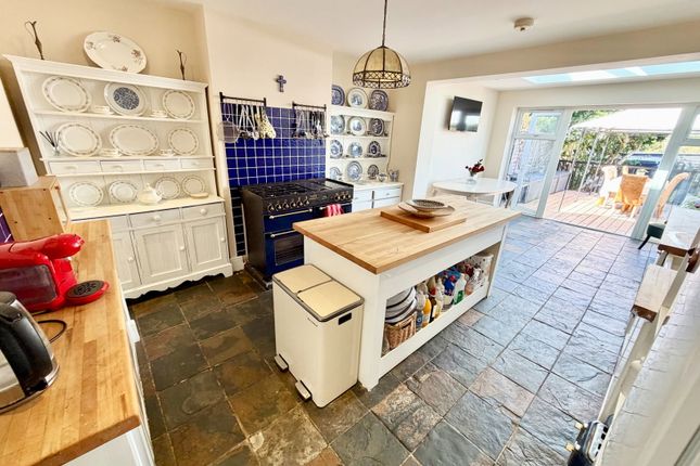 225, Salmon Street, London photo 3