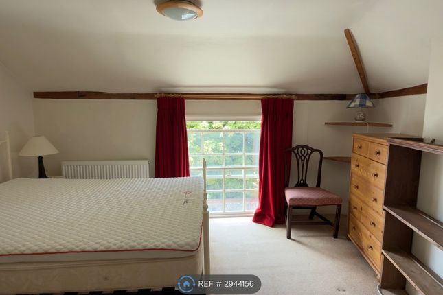 Studio flat on High St, Hemel Hempstead, £975/mo