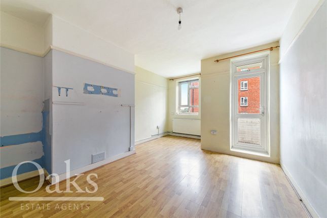 Thumbnail Flat for sale in York Hill, London