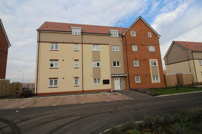 Thumbnail Flat to rent in Tainter Close, Rugby