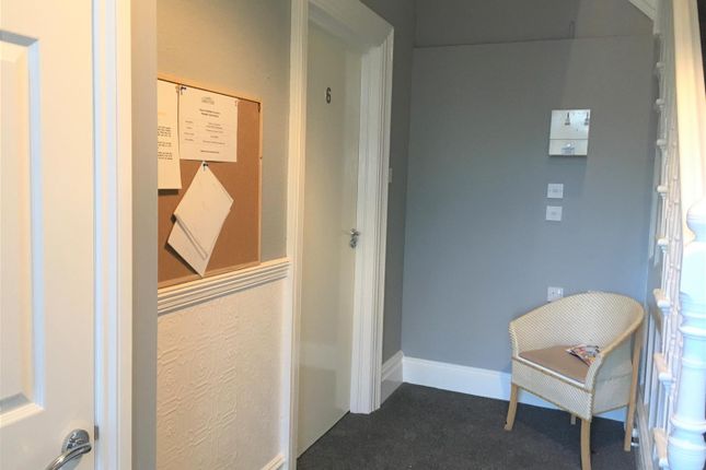 Room 6, Lamorna, Colley End Road, Paignton photo 5