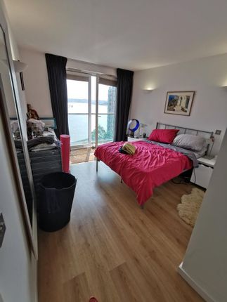 Flat to rent in New Providence Wharf, 1 Fairmount Avenue, Canary Wharf, South Quay, London