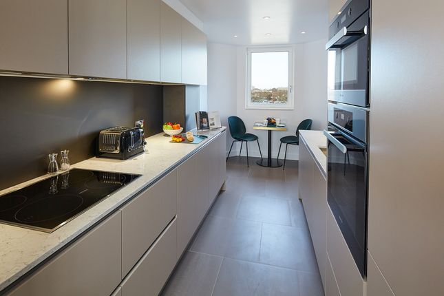 Flat to rent in Ashburn Place, London