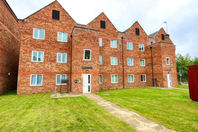 Flat to rent in Stevenson House, Tapton Lock Hill, Tapton, Chesterfield, Derbyshire