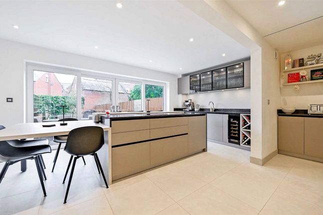 32, Longbourn, Berkshire photo 2
