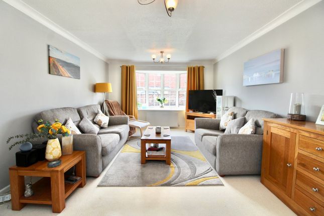 14, Knighton Park, Barton on Sea photo 2