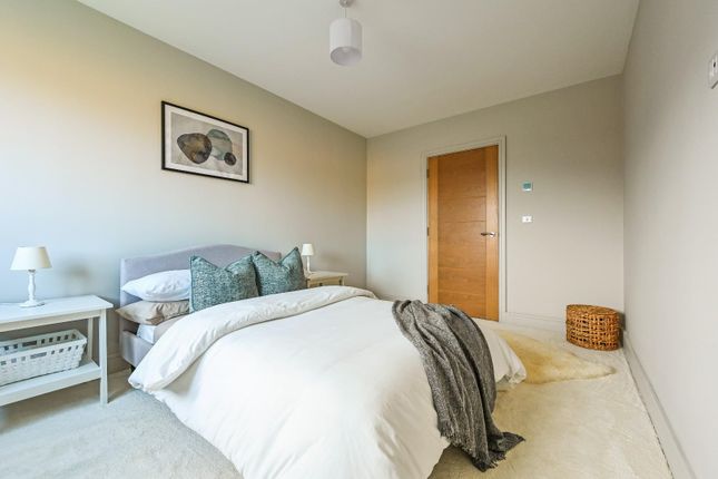 7 Florin Court, Moneyfield Avenue, Portsmouth photo 5