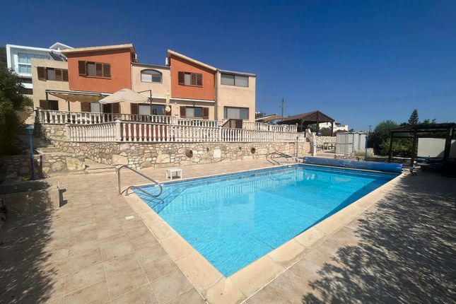 Villa for sale in Melissivounos, Tala, Paphos, Cyprus