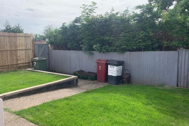 7, Harvey Court, CHESTERFIELD photo 4