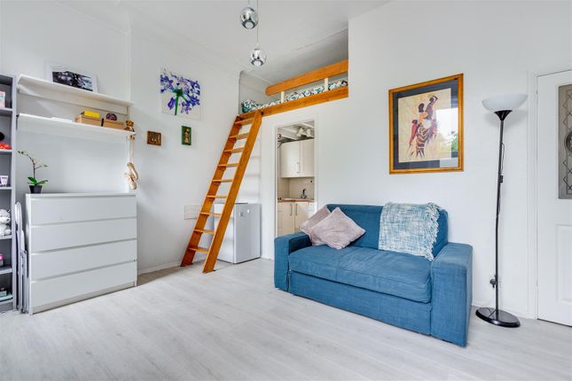 2, 17, Avenue South, Surbiton photo 3