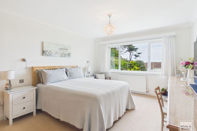 5 Craigweil Manor, Bognor Regis photo 4