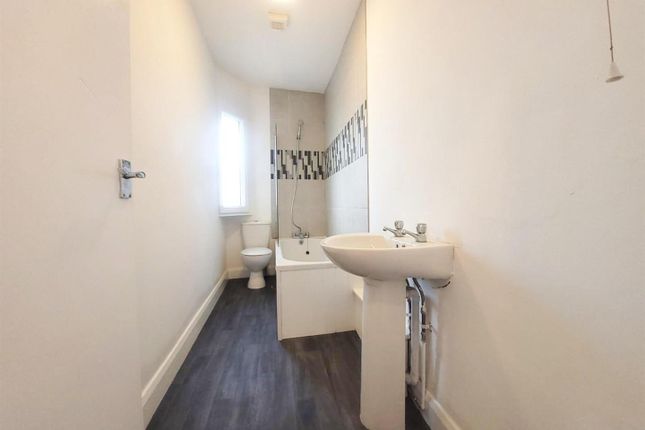 Flat 3, 113, High Street, Herne Bay photo 4