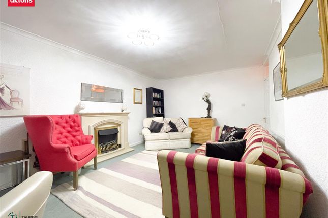 10, St. Margarets Road, Caerphilly photo 4