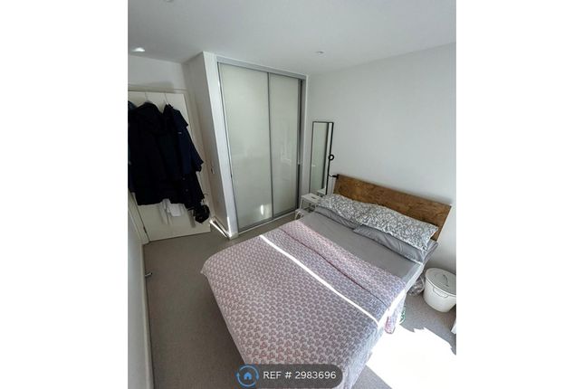 Flat 37 Pinnacle Apartments, 11 Saffron Central Square, Croydon, Surrey, CR0 2GE photo 5