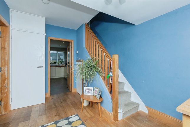 22, Oaks Drive, Leicester photo 2