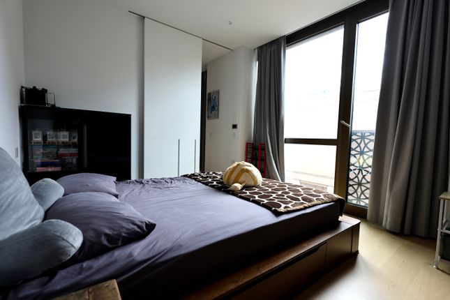 Fenwick House, Bartholomew Close, London photo 5