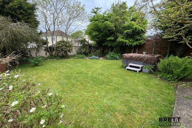 Detached bungalow for sale in Steynton Road, Milford Haven, Pembrokeshire.