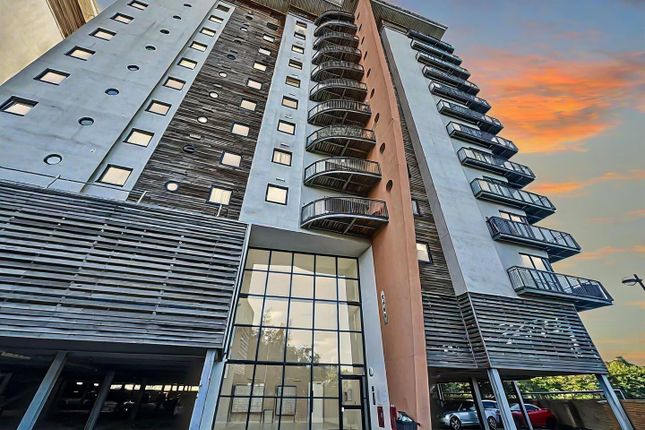Roma, Victoria Wharf